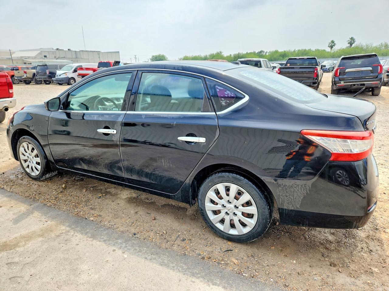 2015 Nissan Sentra S - Фото 2