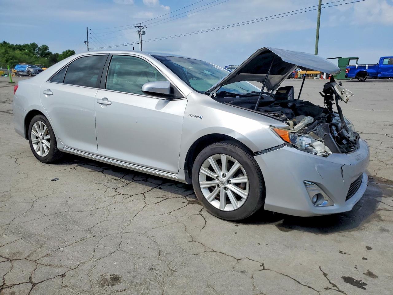 2014 Toyota Camry Hybrid Xle - Image 4