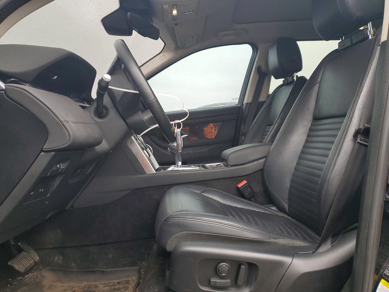 2020 Land Rover Discovery Sport S - Фото 7