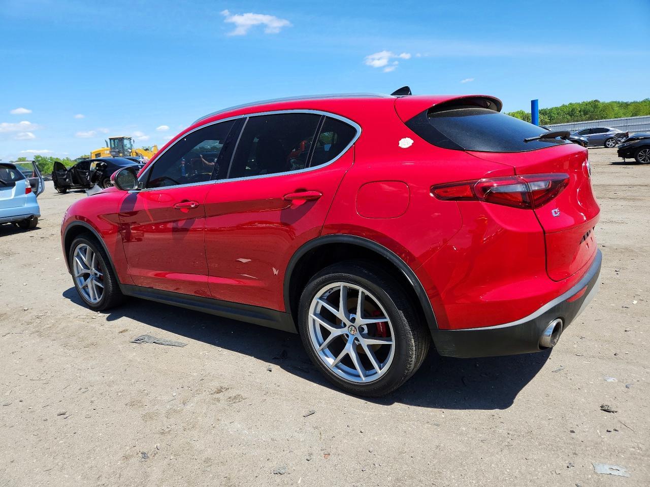 2018 Alfa Romeo Stelvio Ti Luxury - Фото 2