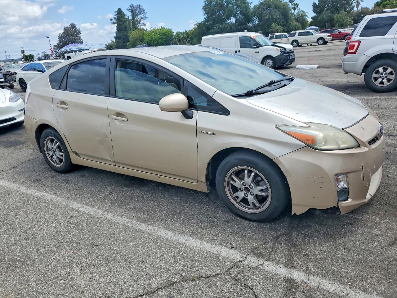 2011 Toyota Prius Two - Фото 4