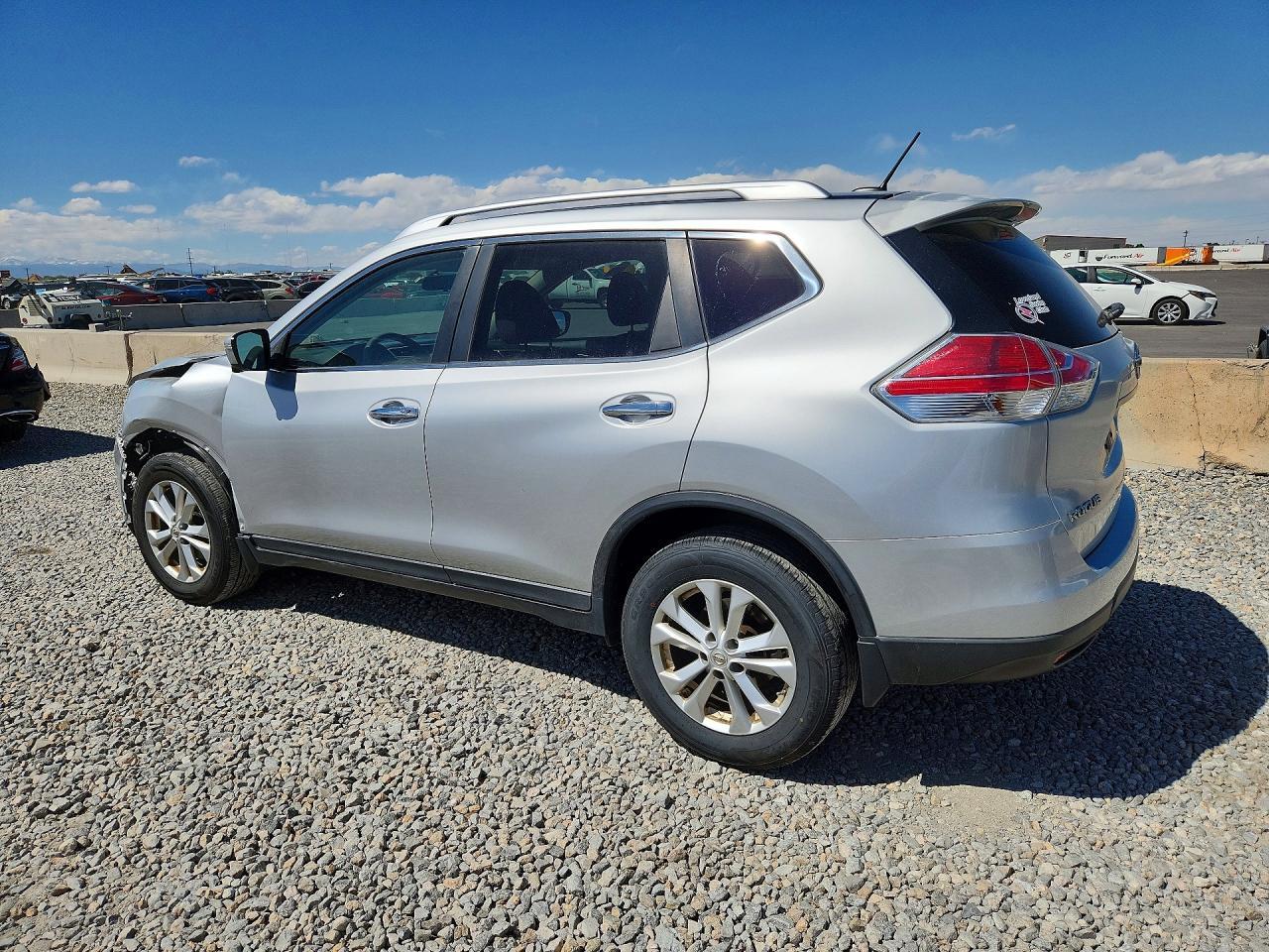 2015 Nissan Rogue Sv - Image 2