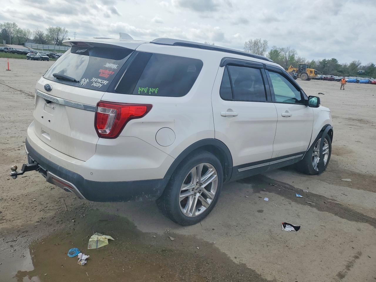 2017 Ford Explorer Xlt - Image 3