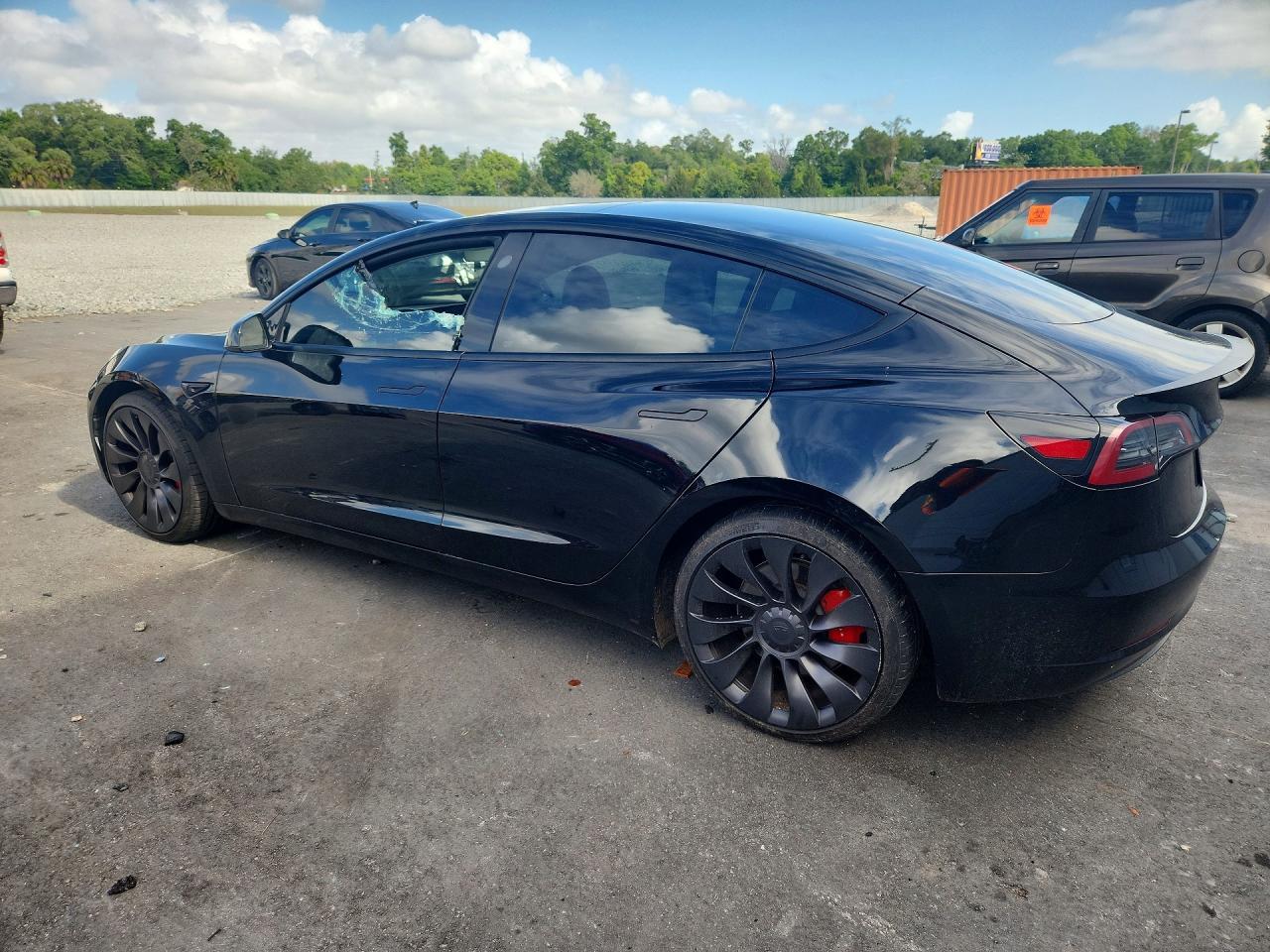 2023 Tesla Model 3 - Фото 2