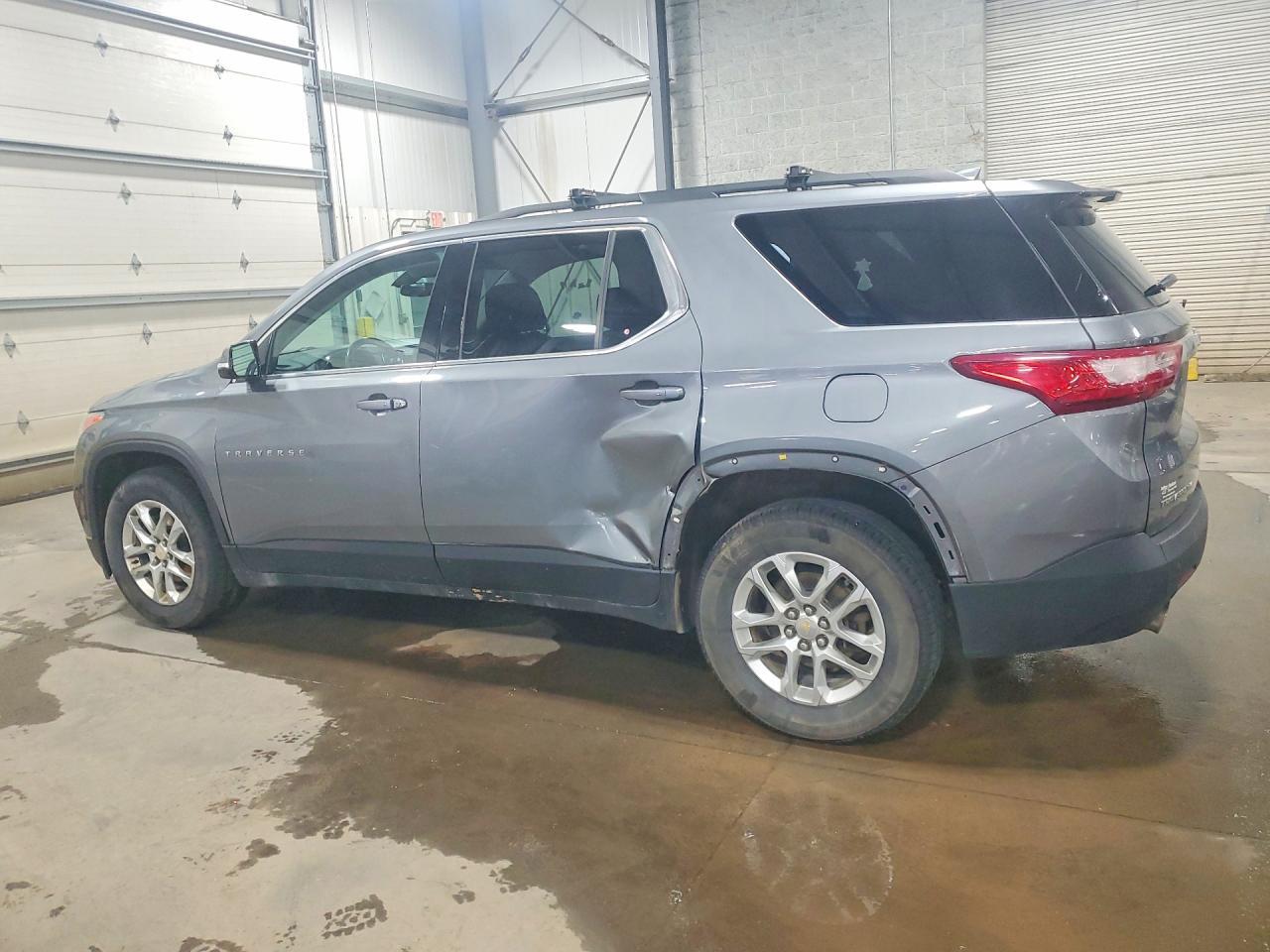 2019 Chevrolet Traverse Lt - Фото 2
