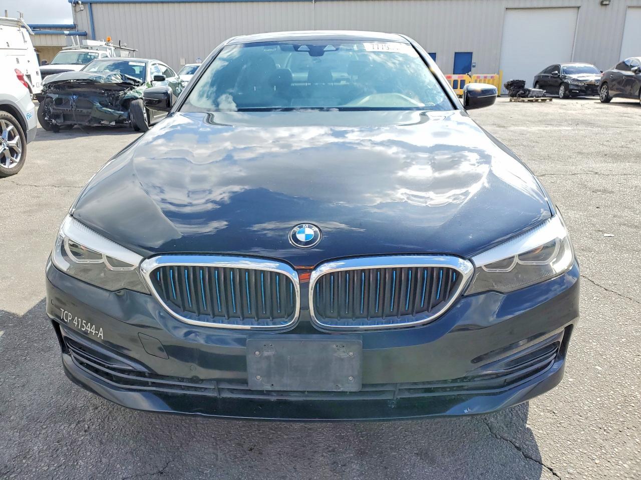 2019 BMW 530E - Фото 5