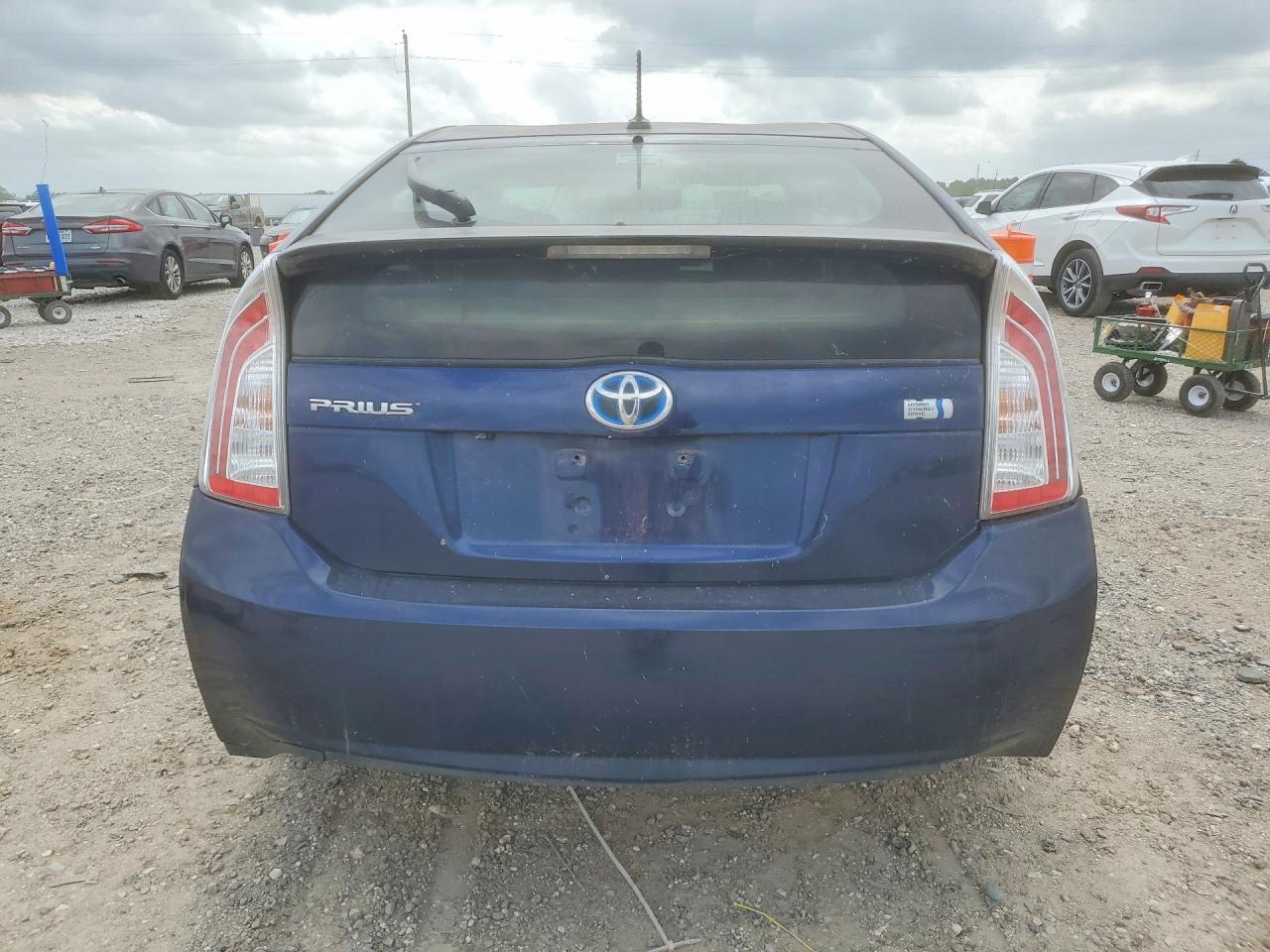 2013 Toyota Prius Three - Фото 6