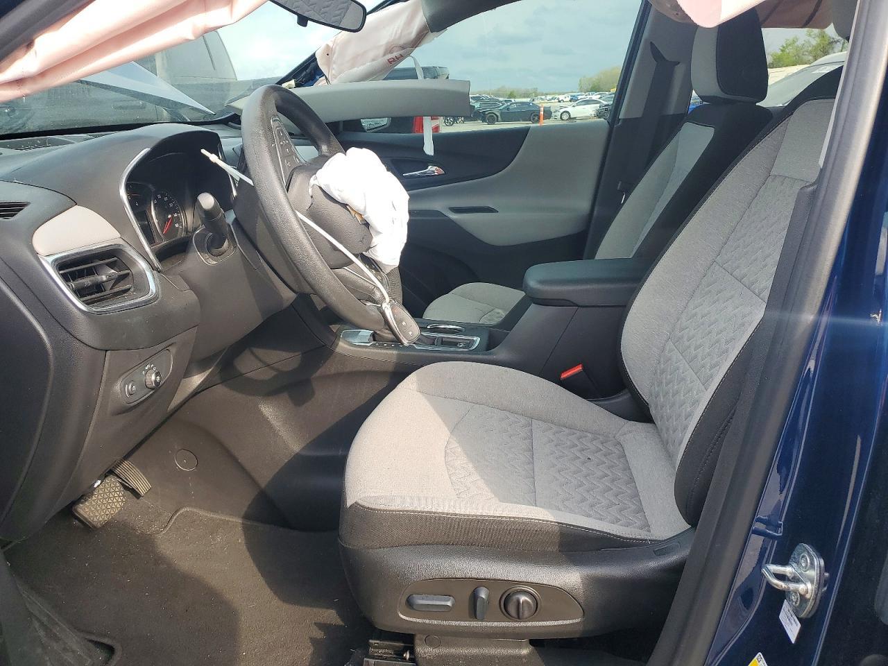 2022 Chevrolet Equinox Ls - Image 7