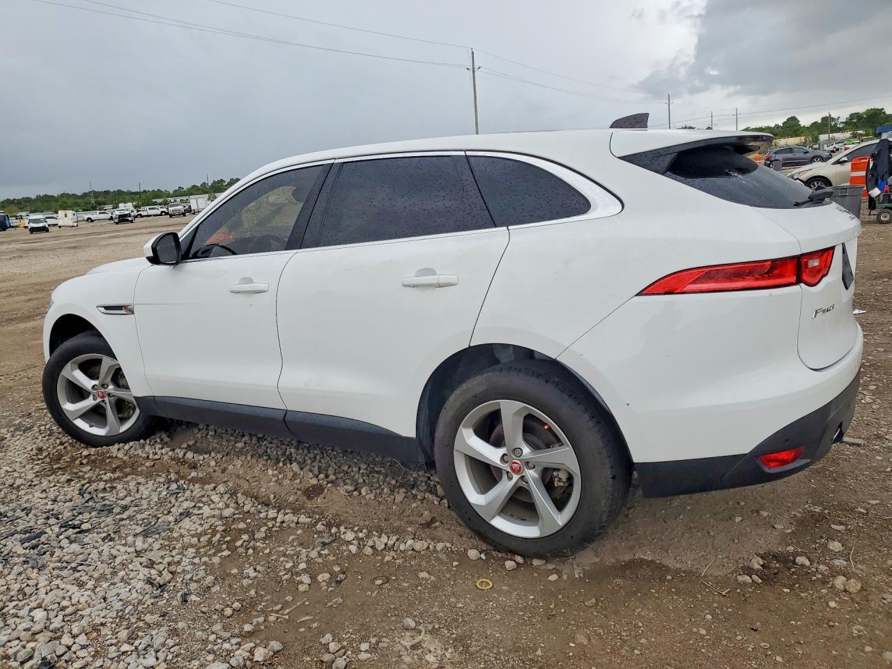 2020 Jaguar F-Pace Premium 25T - Фото 2