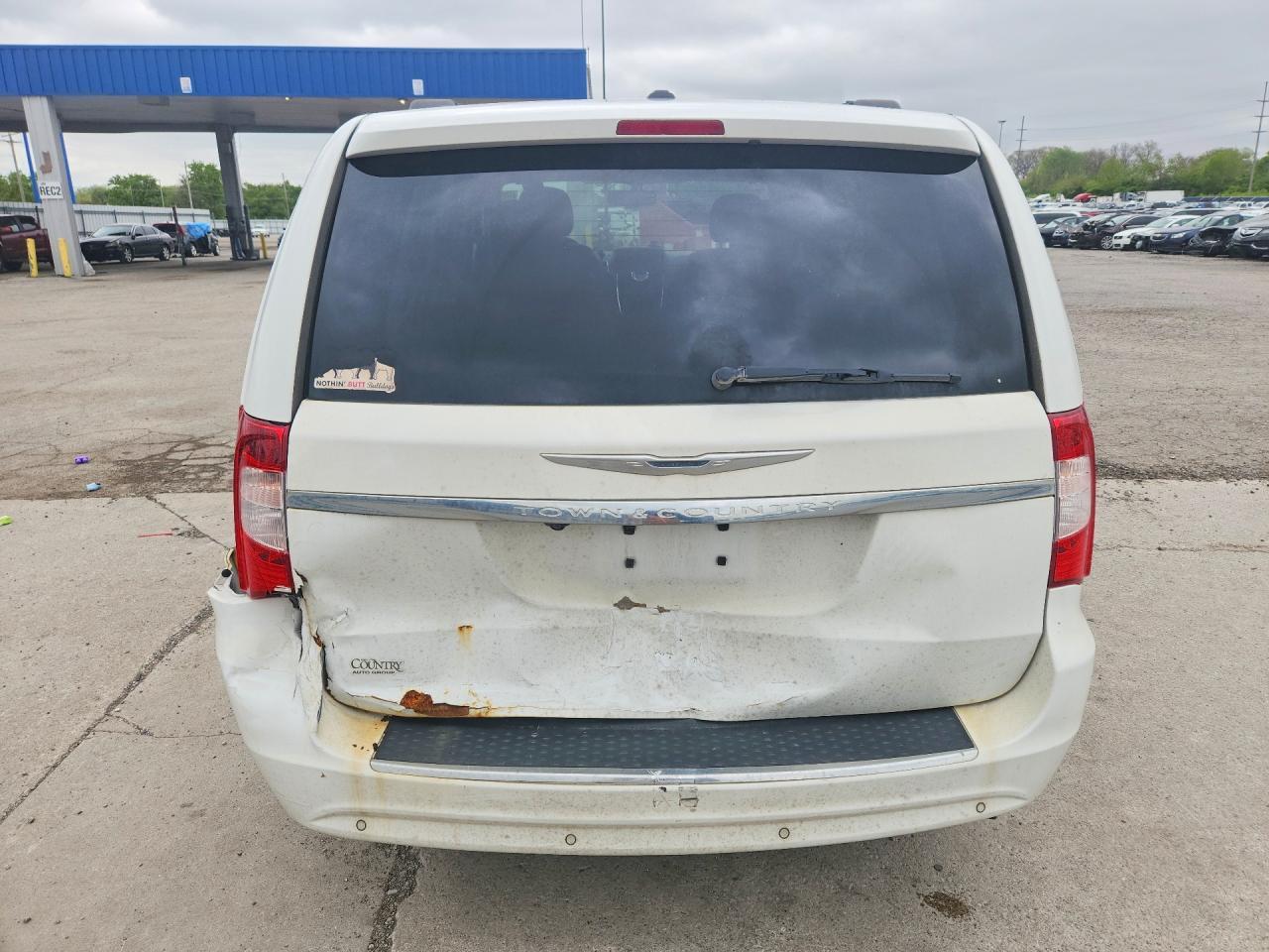 2013 Chrysler Town & Country Touring L - Фото 6