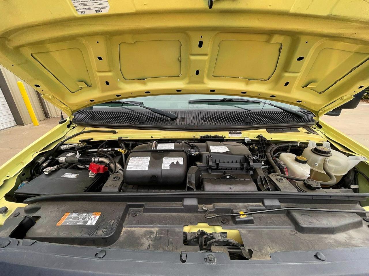 2021 Ford Econoline E450 Super Duty Cutaway Van - Image 7