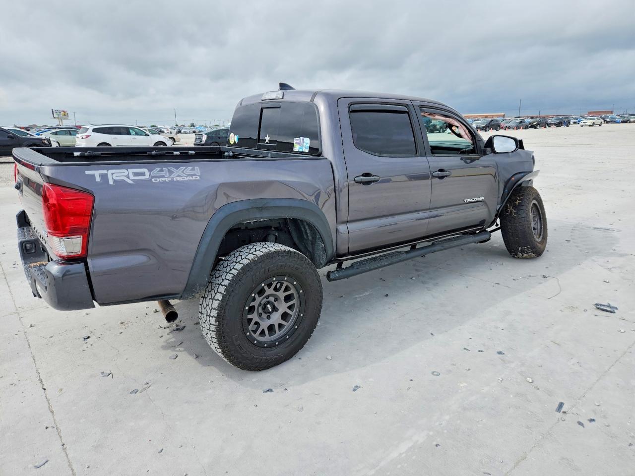 2017 Toyota Tacoma Trd Off-Road - Image 3