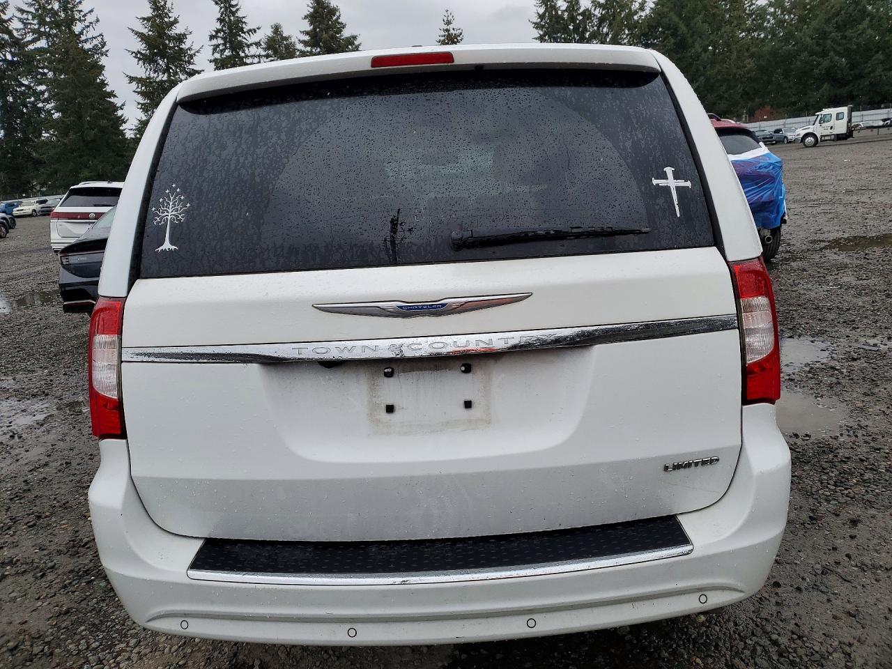 2015 Chrysler Town & Country Lx - Фото 6