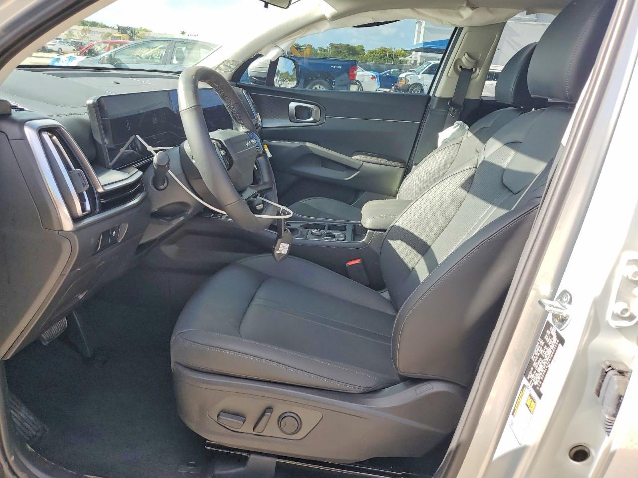 2026 Kia Sorento S - Image 7