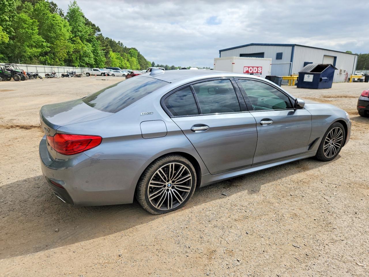 2018 BMW 530E - Image 3
