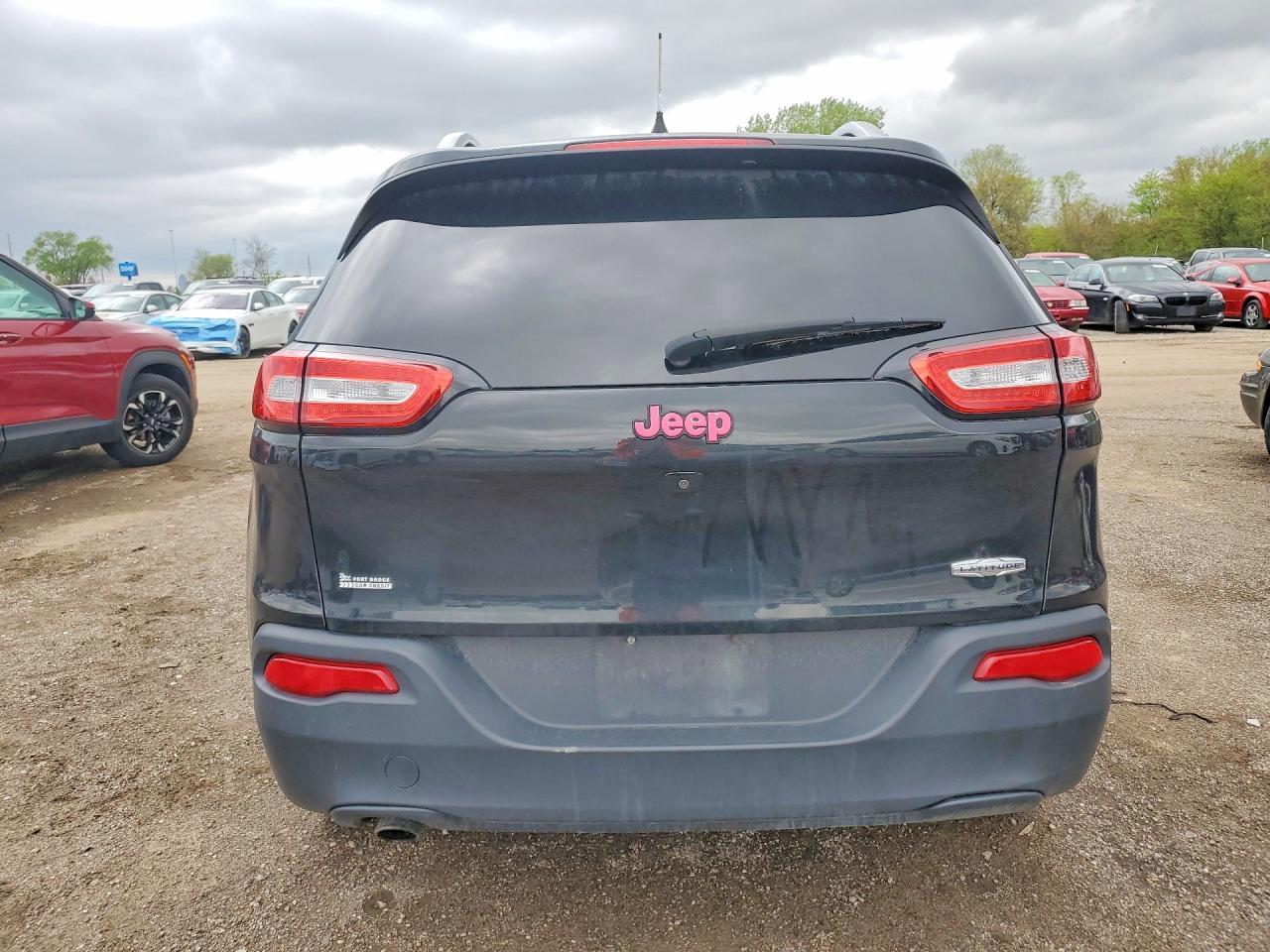 2016 Jeep Cherokee Latitude - Image 6