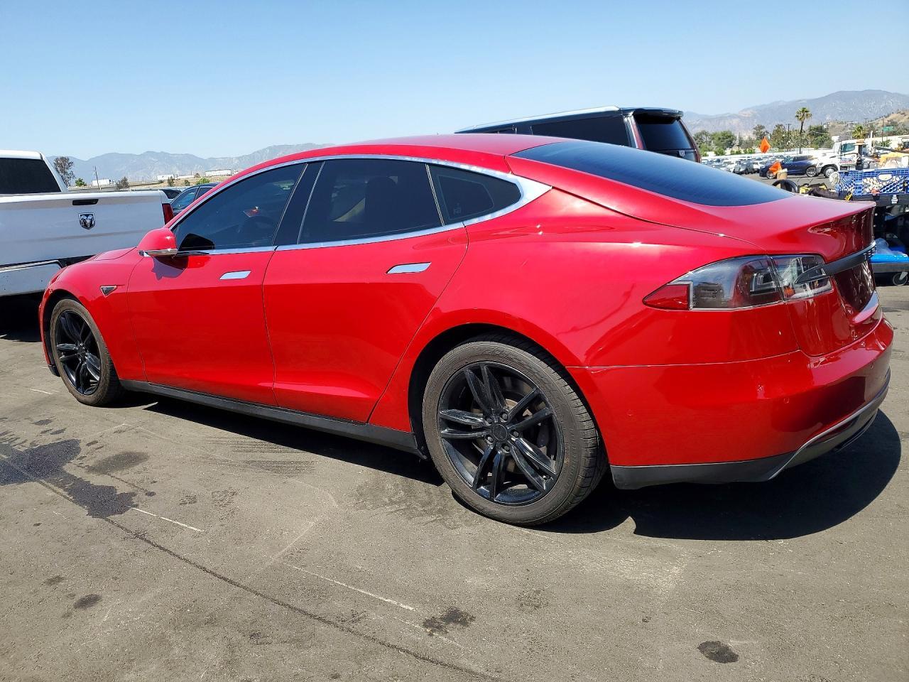 2015 Tesla Model S 70D - Фото 2
