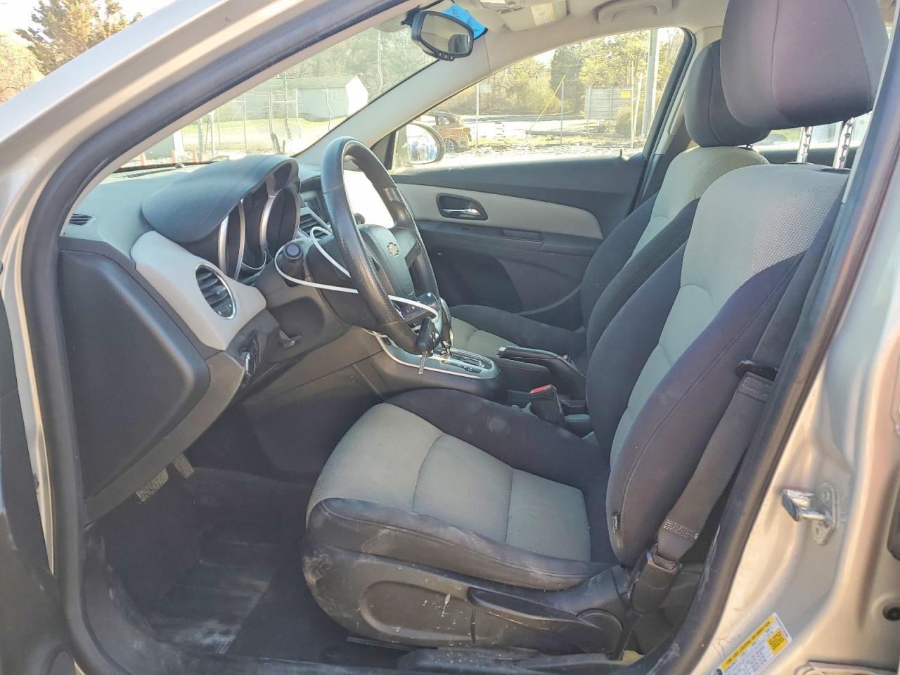 2012 Chevrolet Cruze Ls - Image 7