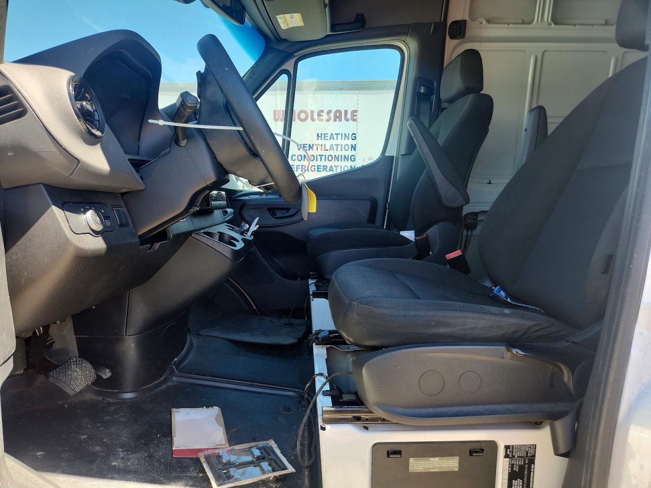2022 Mercedes Benz Sprinter 2500 Delivery Van - Фото 7