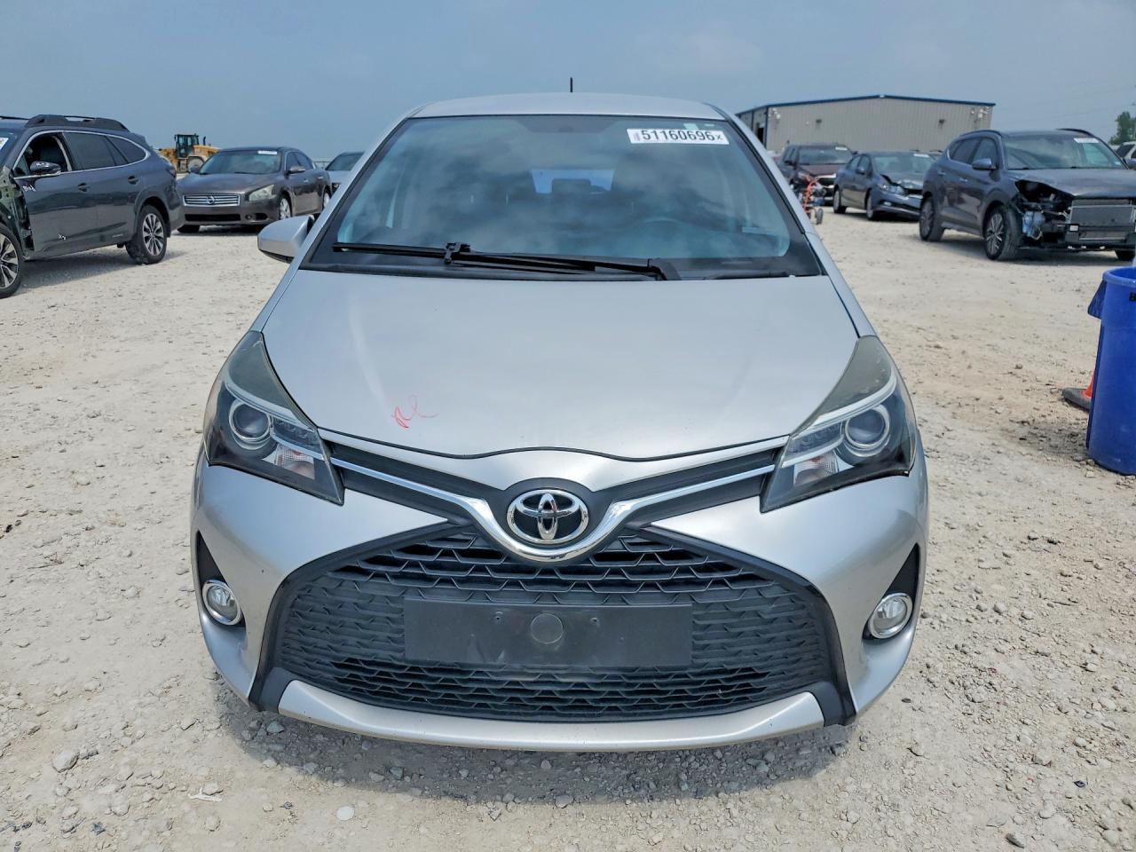 2016 Toyota Yaris 5-Door Se - Фото 5