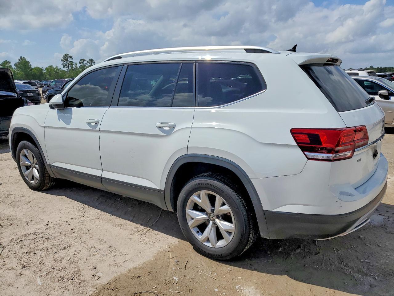 2019 Volkswagen Atlas Se - Image 2