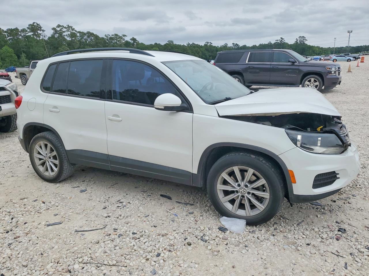 2018 Volkswagen Tiguan Limited - Фото 4