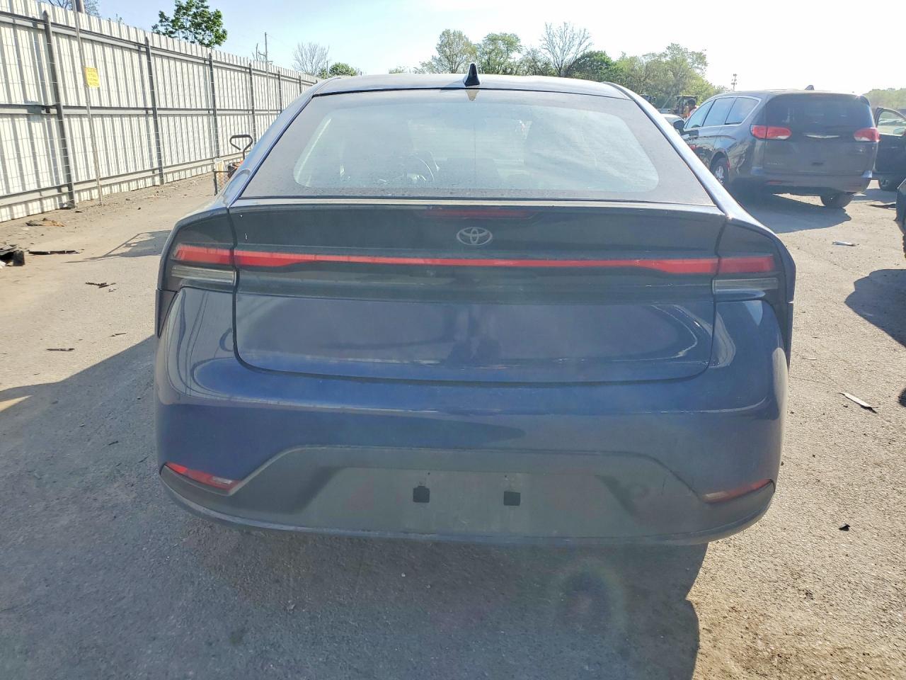 2023 Toyota Prius Le - Фото 6