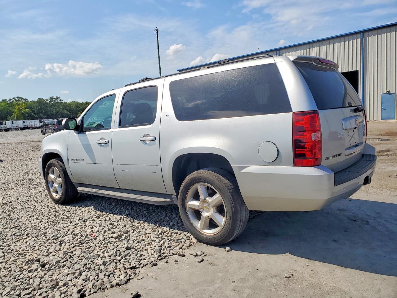 2013 Chevrolet Suburban K1500 Lt - Фото 2