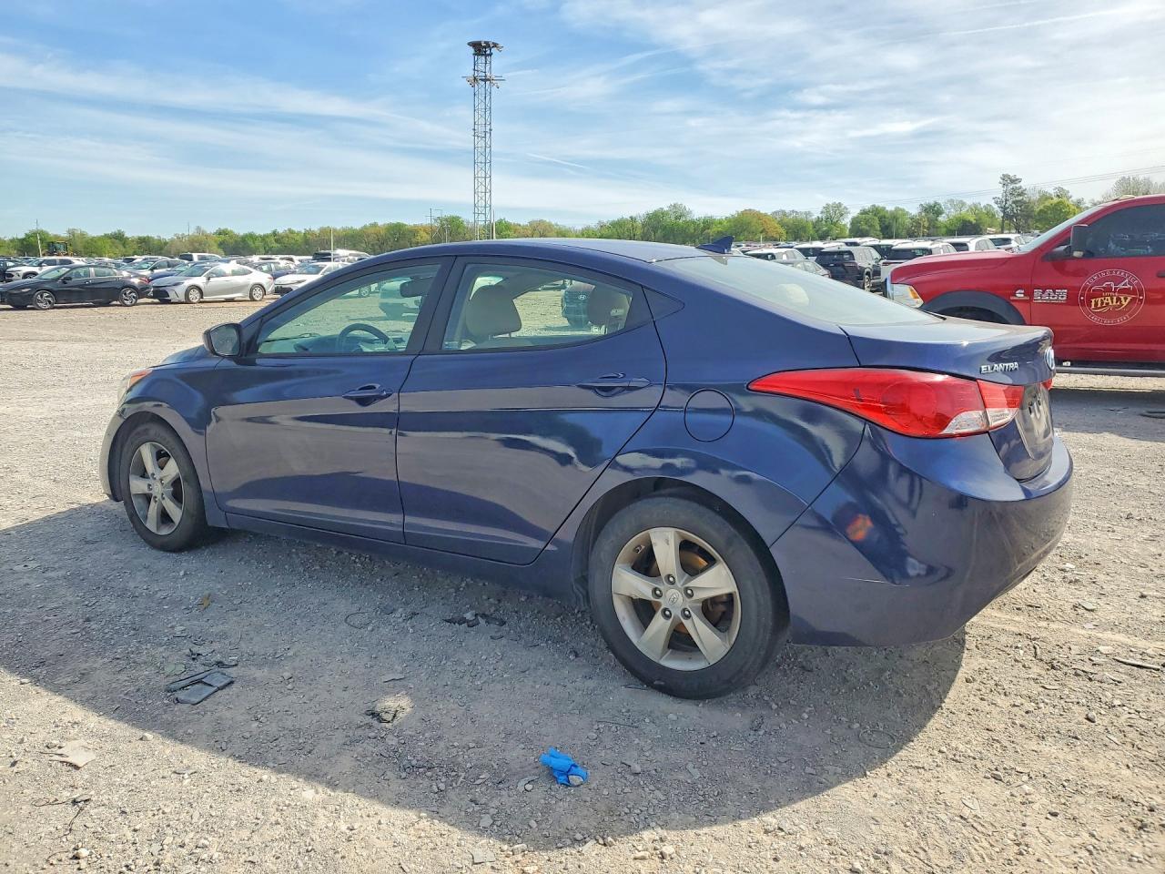 2013 Hyundai Elantra Gls - Фото 2