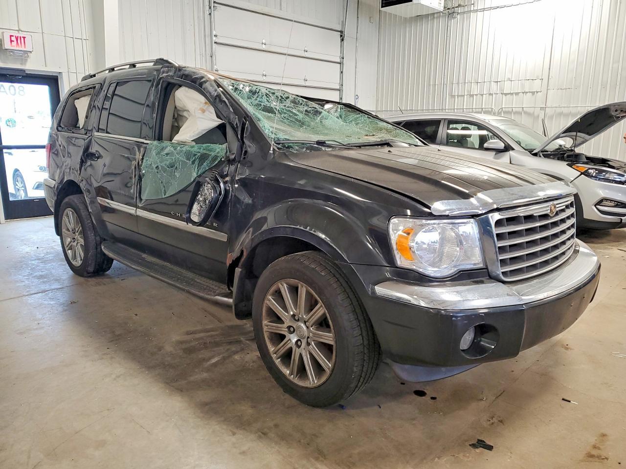 2007 Chrysler Aspen Limited - Image 4