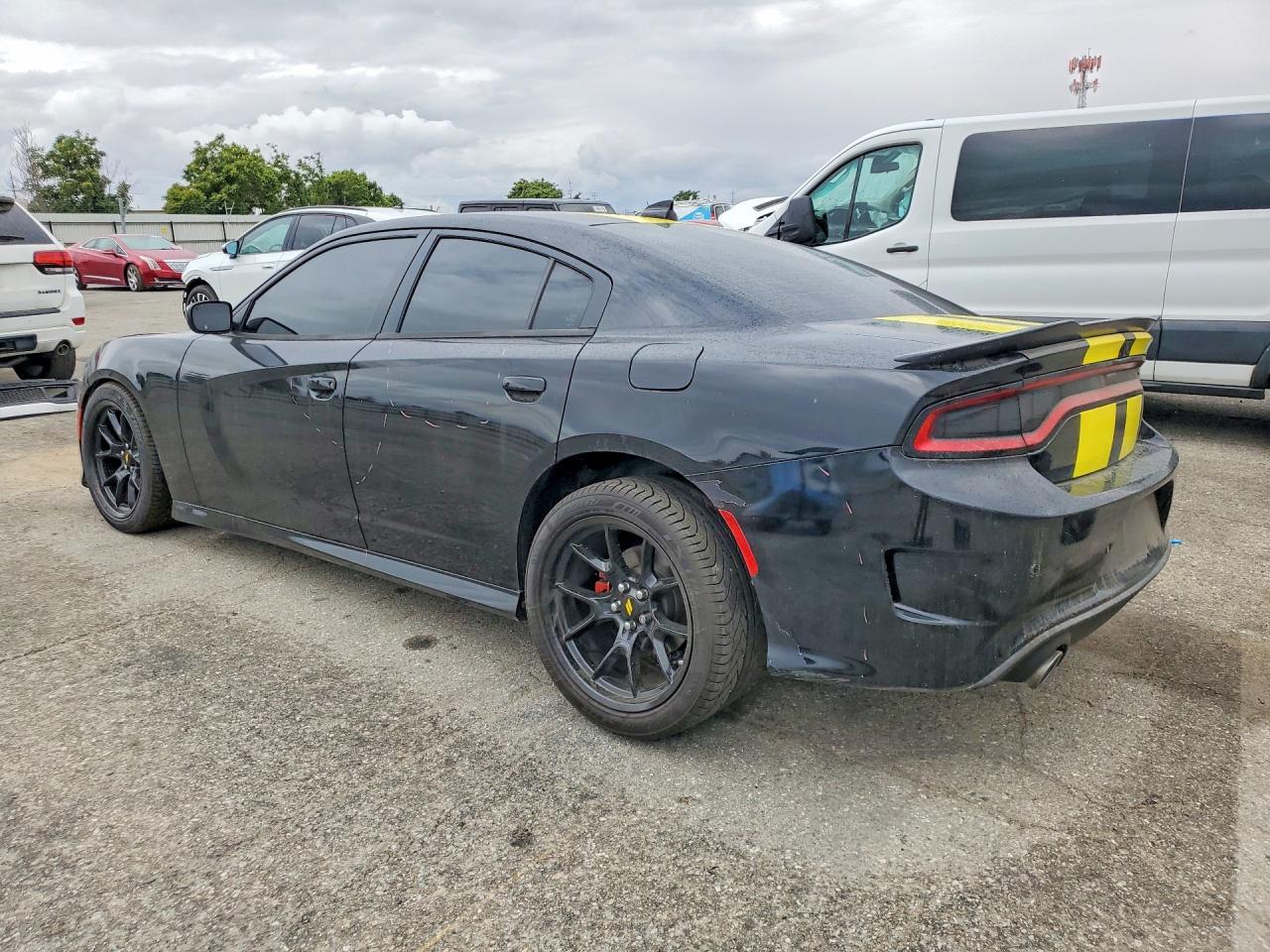 2019 Dodge Charger R - Фото 2