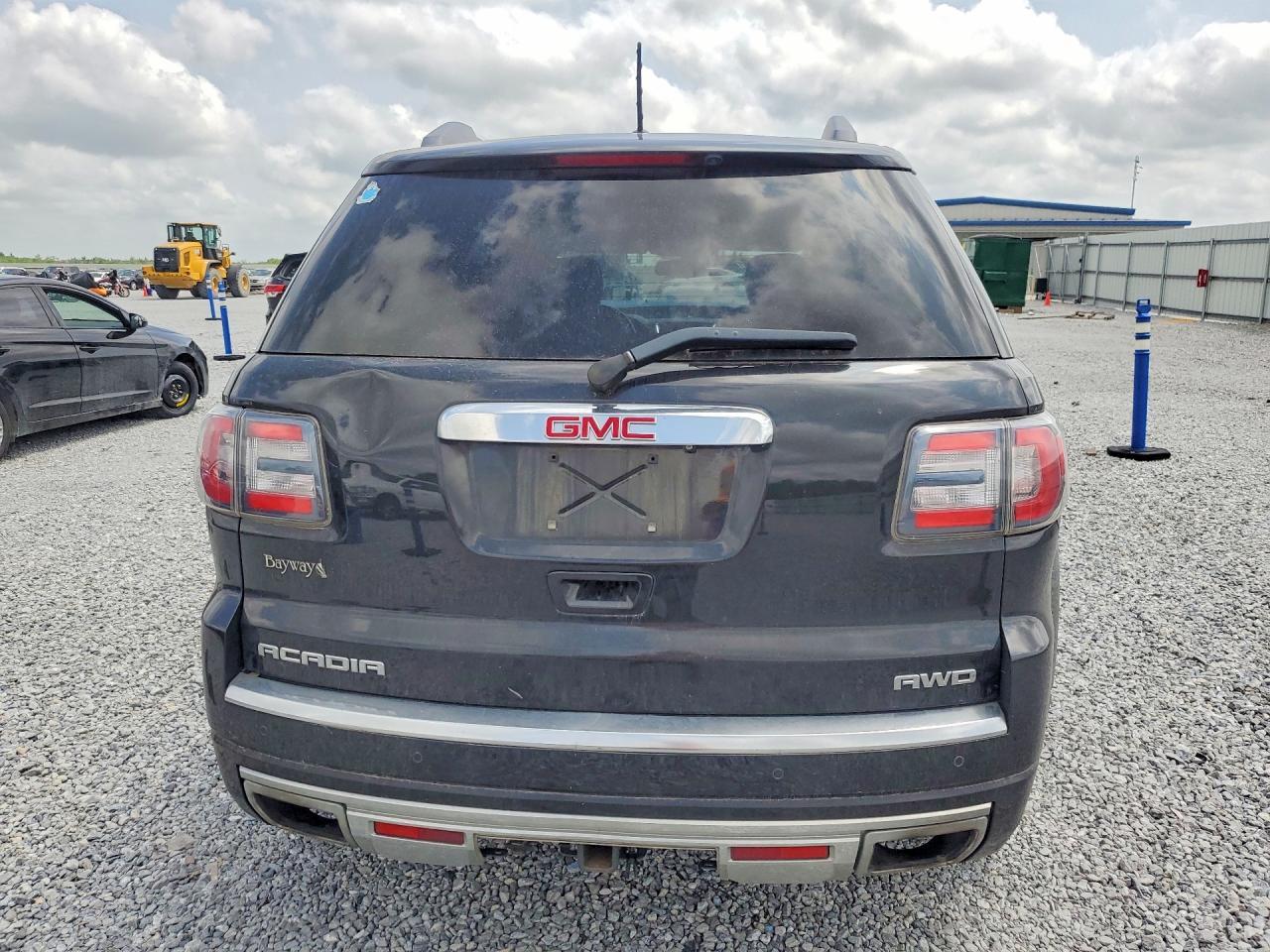 2015 GMC Acadia Denali - Фото 6