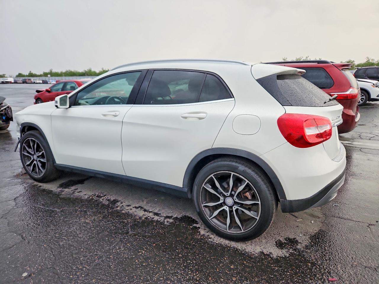 2015 Mercedes-Benz Gla 250 4Matic - Image 2