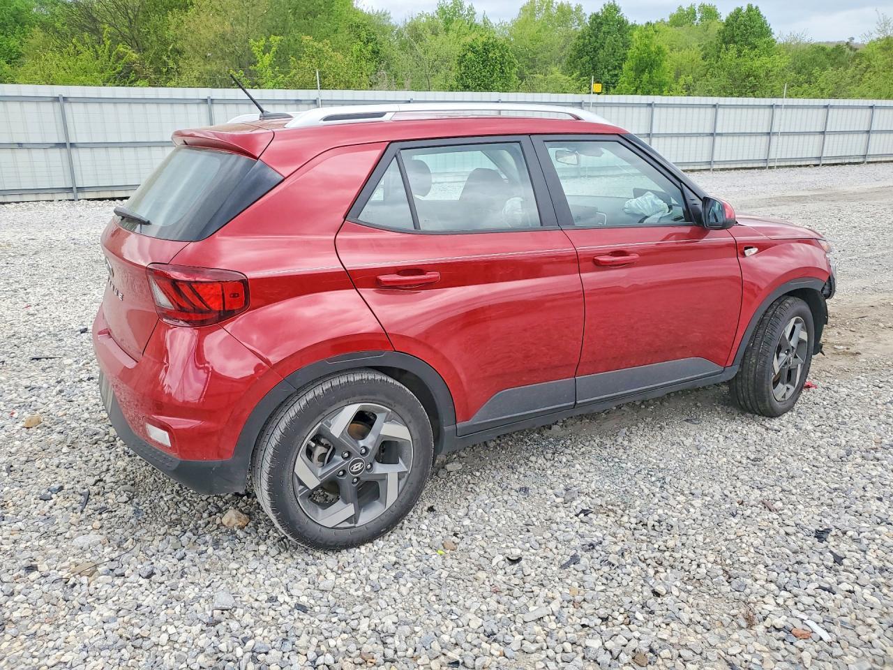 2023 Hyundai Venue Limited - Фото 3