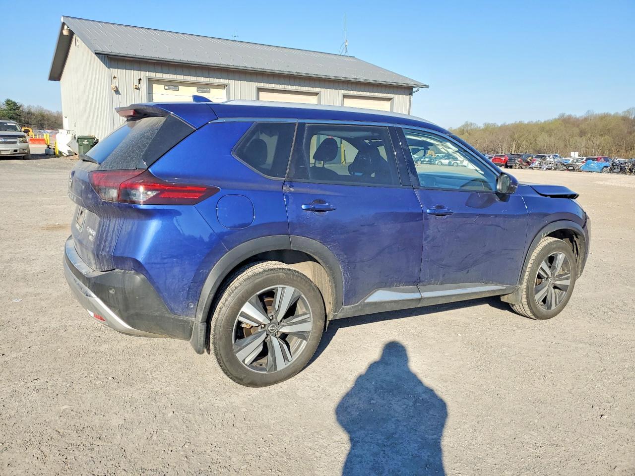 2023 Nissan Rogue Platinum - Фото 3