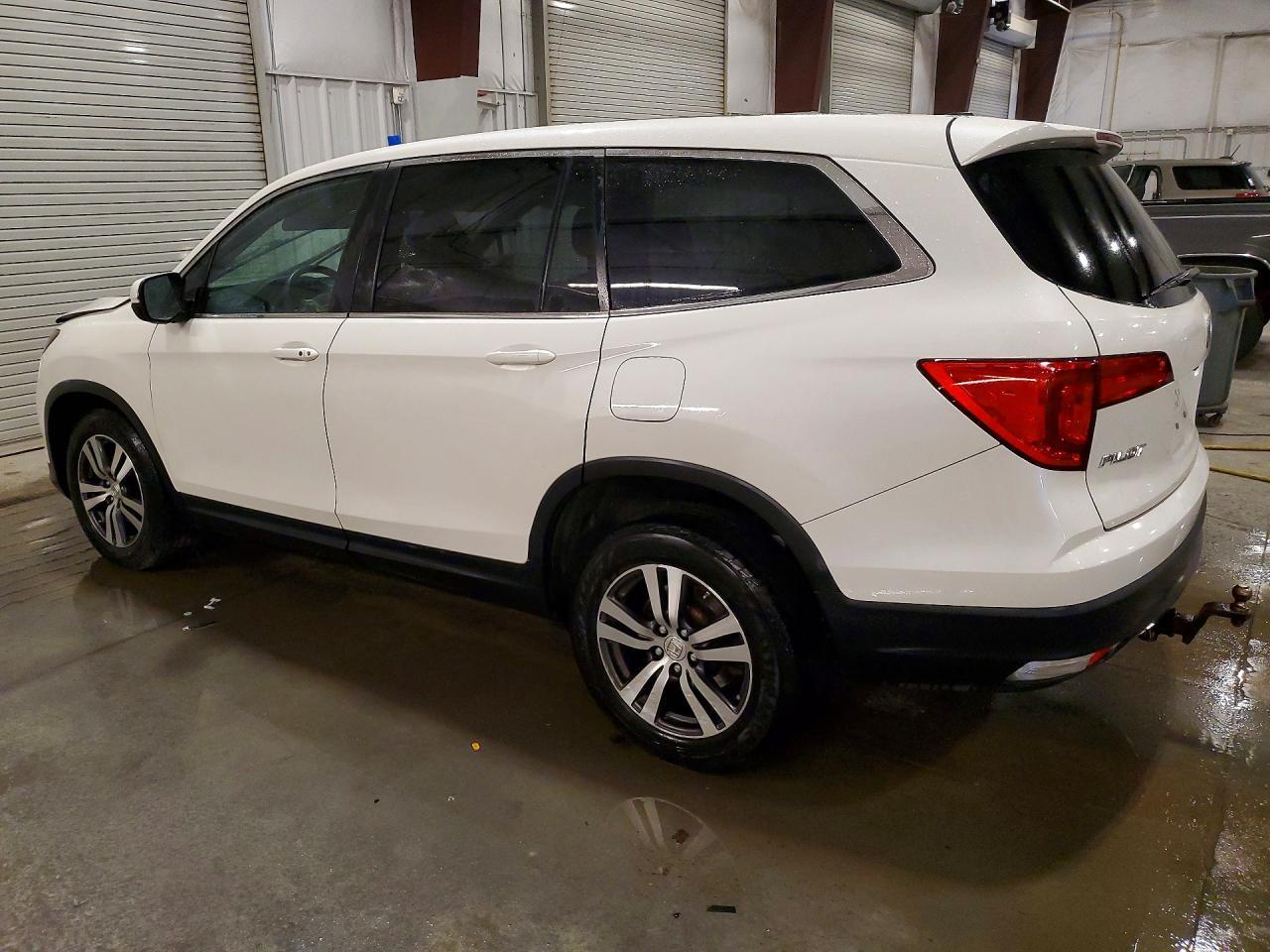 2016 Honda Pilot Ex - Image 2
