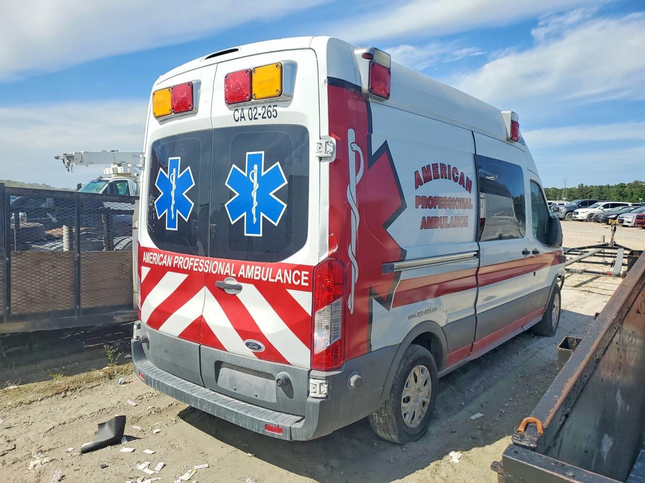 2015 Ford Transit Ambulance - Фото 3