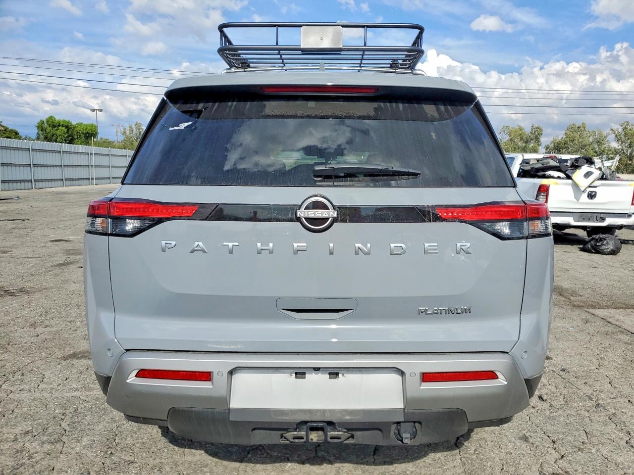 2025 Nissan Pathfinder Platinum - Фото 6