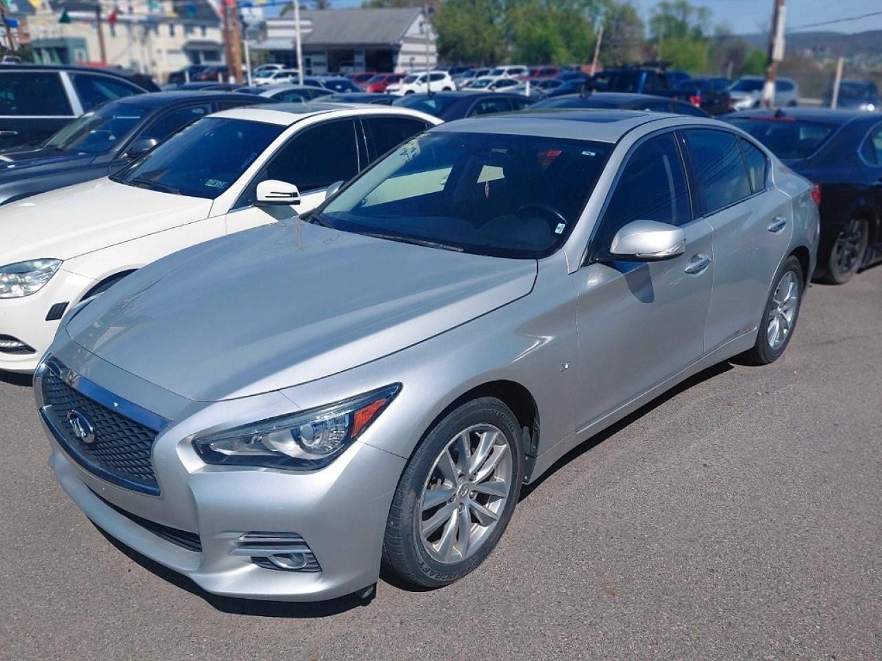 2015 Infiniti Q50 Base - Фото 2