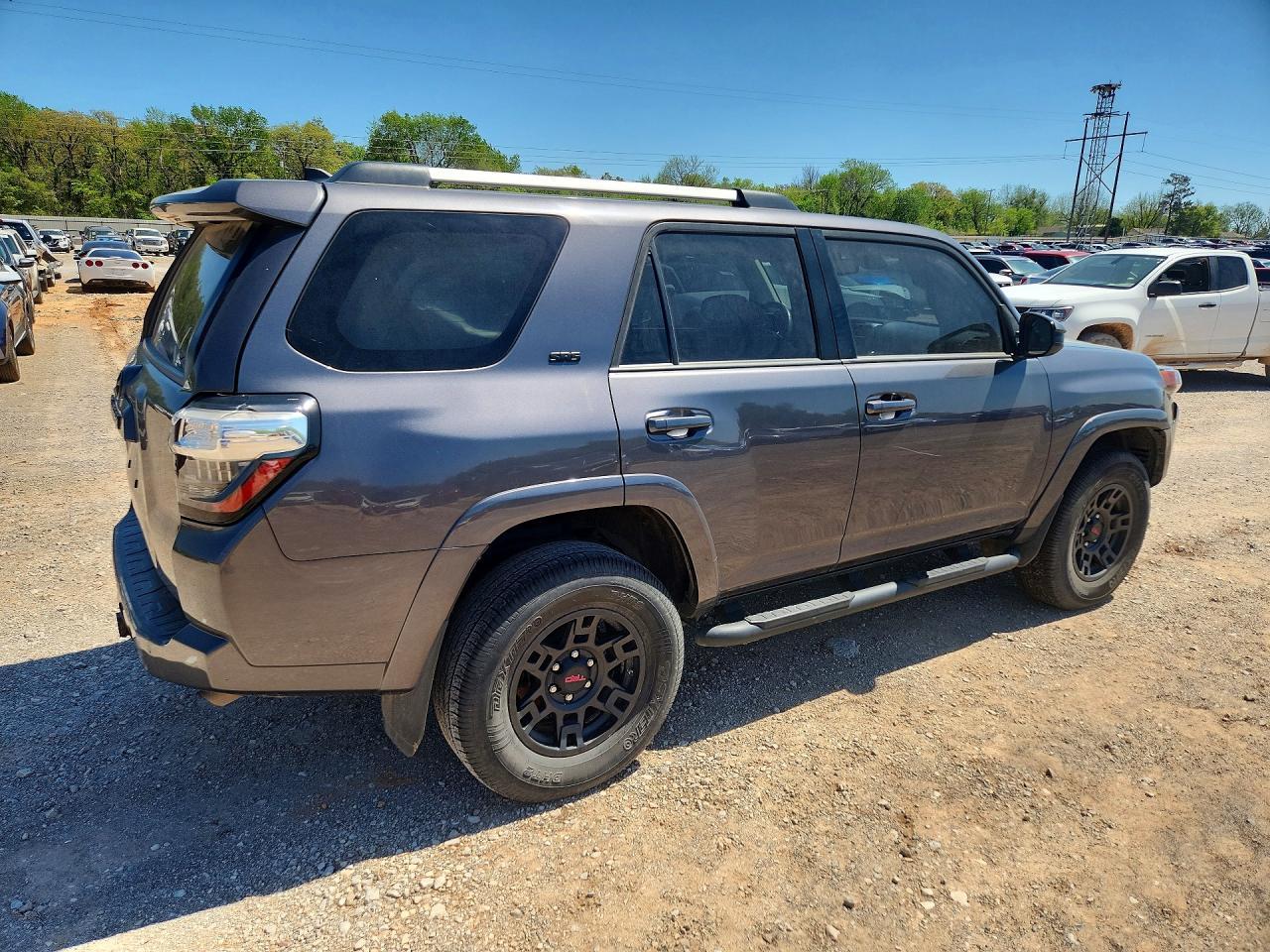 2021 Toyota 4Runner Sr5 - Фото 3