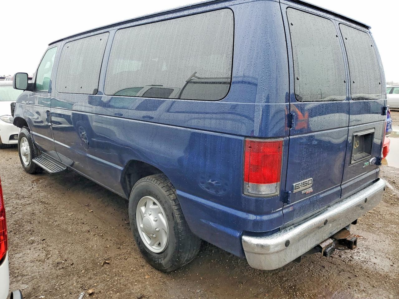 2009 Ford Econoline E150 Wagon - Image 2