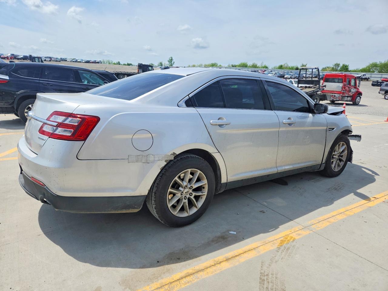 2015 Ford Taurus Se - Image 3