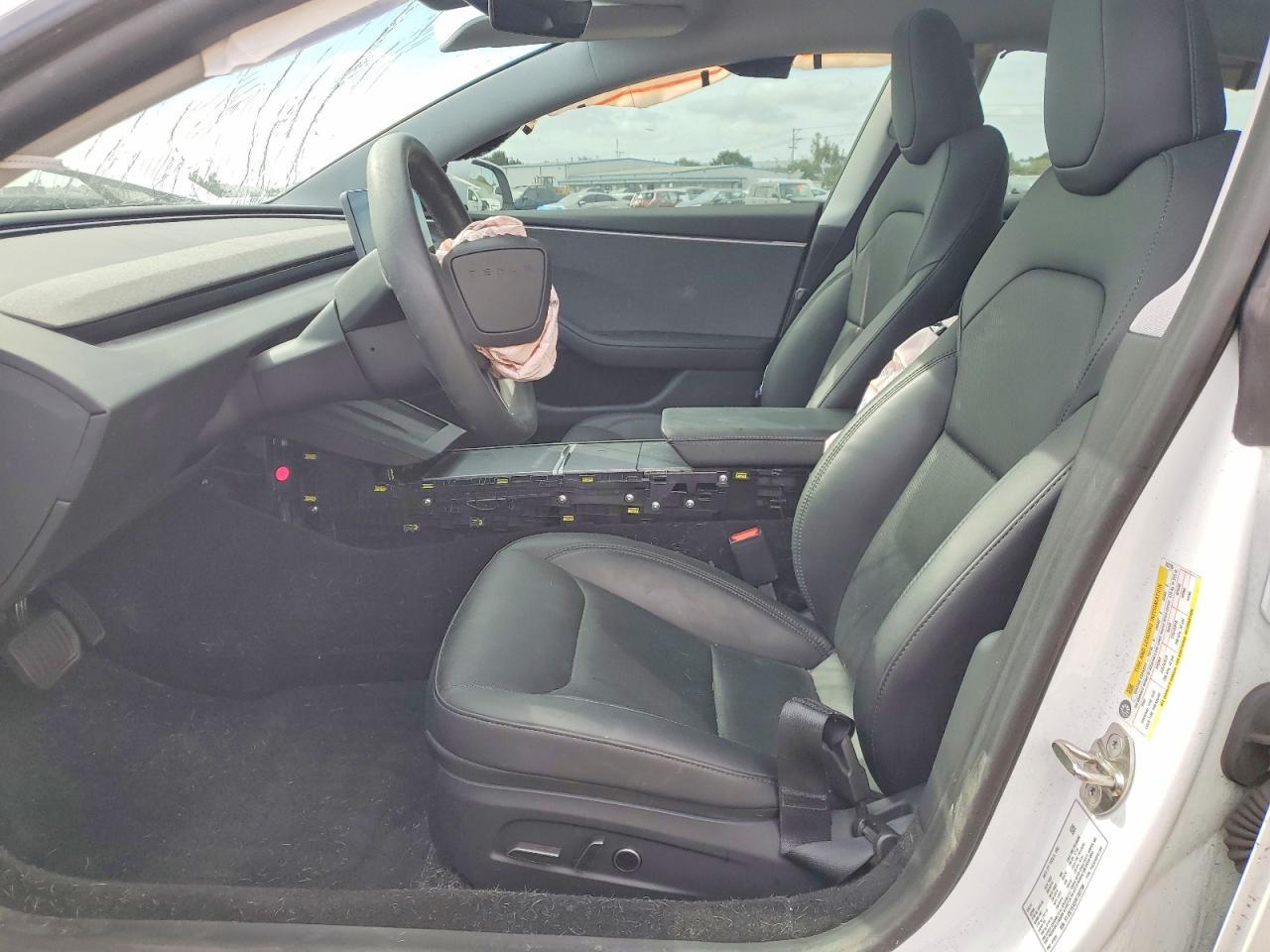 2024 Tesla Model 3 - Image 7