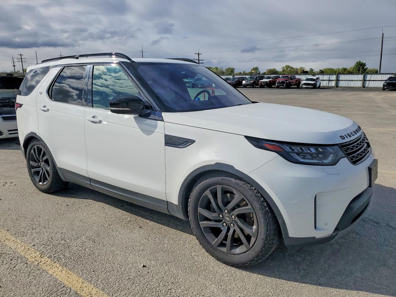 2017 Land Rover Discovery Hse - Image 4