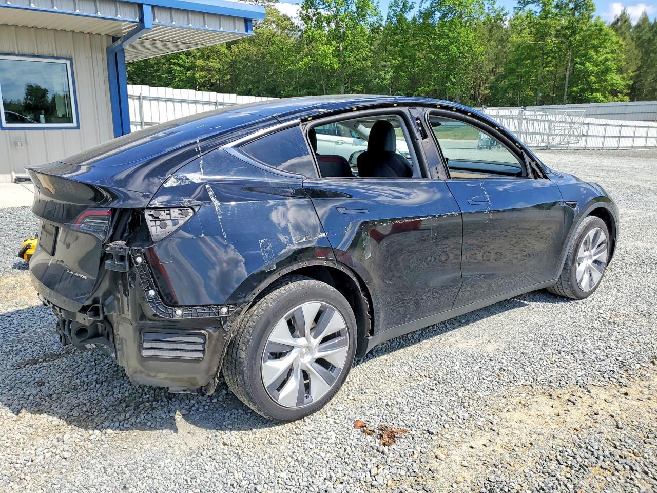 2023 Tesla Y - Фото 3