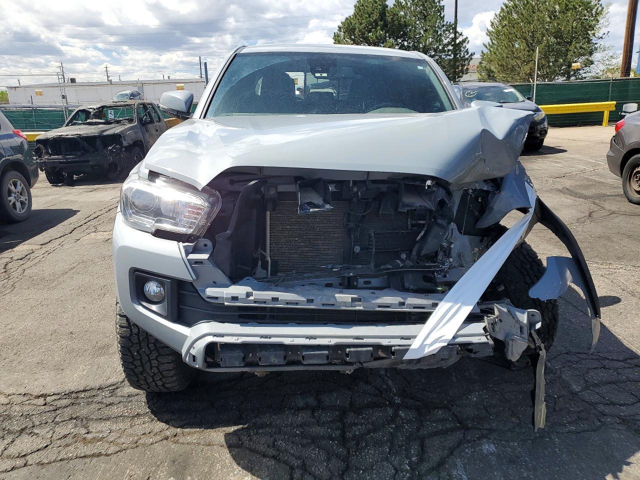 2019 Toyota Tacoma Trd Off-Road - Image 5