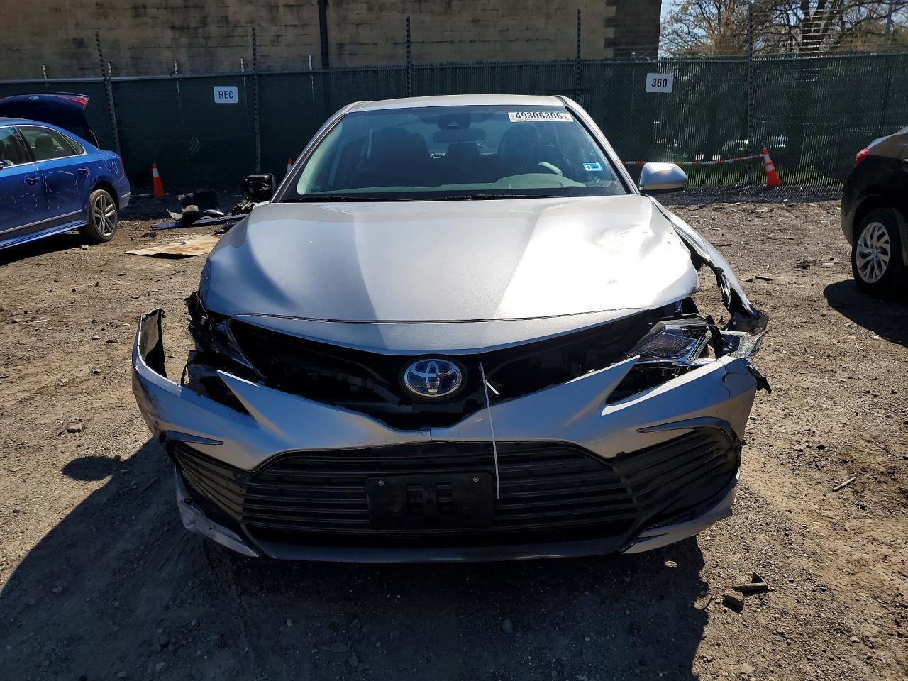 2022 Toyota Camry Le - Image 5
