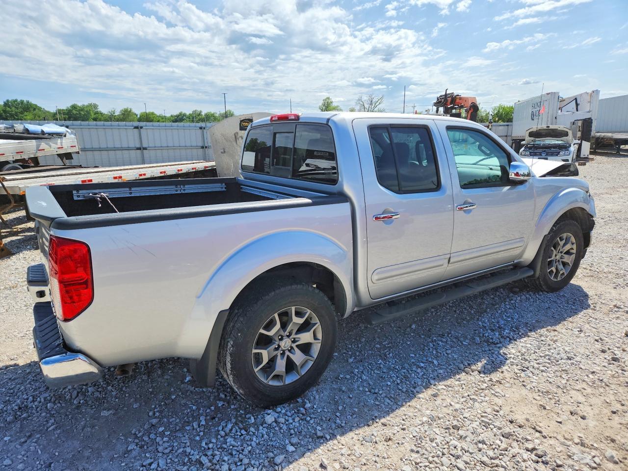 2019 Nissan Frontier Sl - Image 3