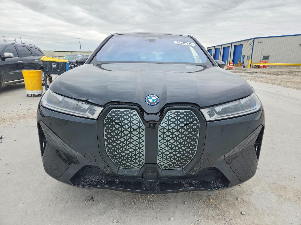 2025 BMW Ix M60 - Фото 5