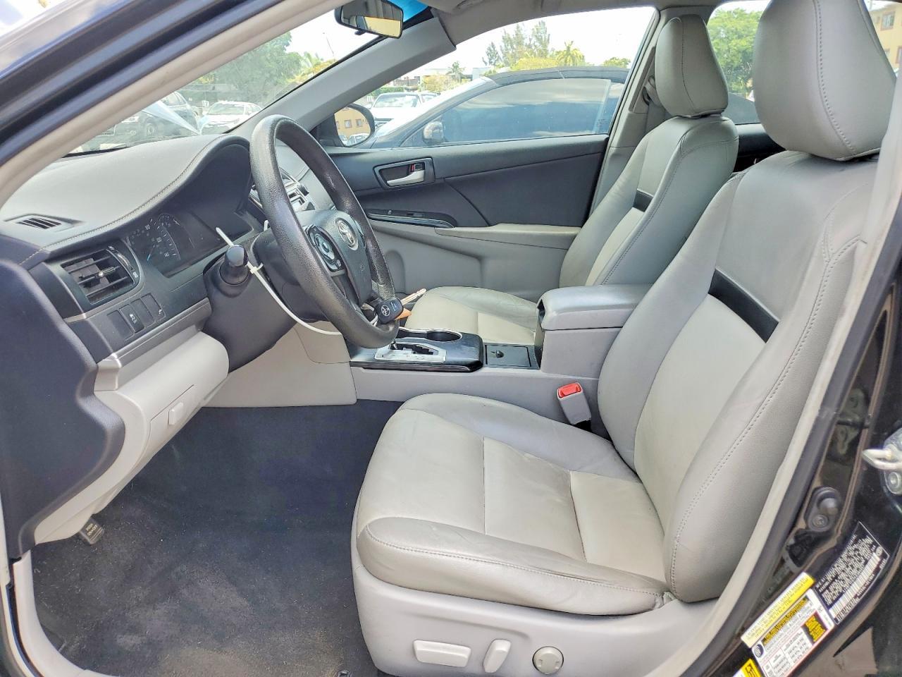 2014 Toyota Camry Le - Image 7